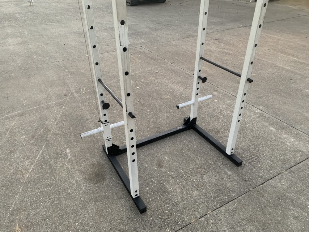 Squat Rack Power Bench Press Triceps Push Down Machine Muscle Chin Pull Up