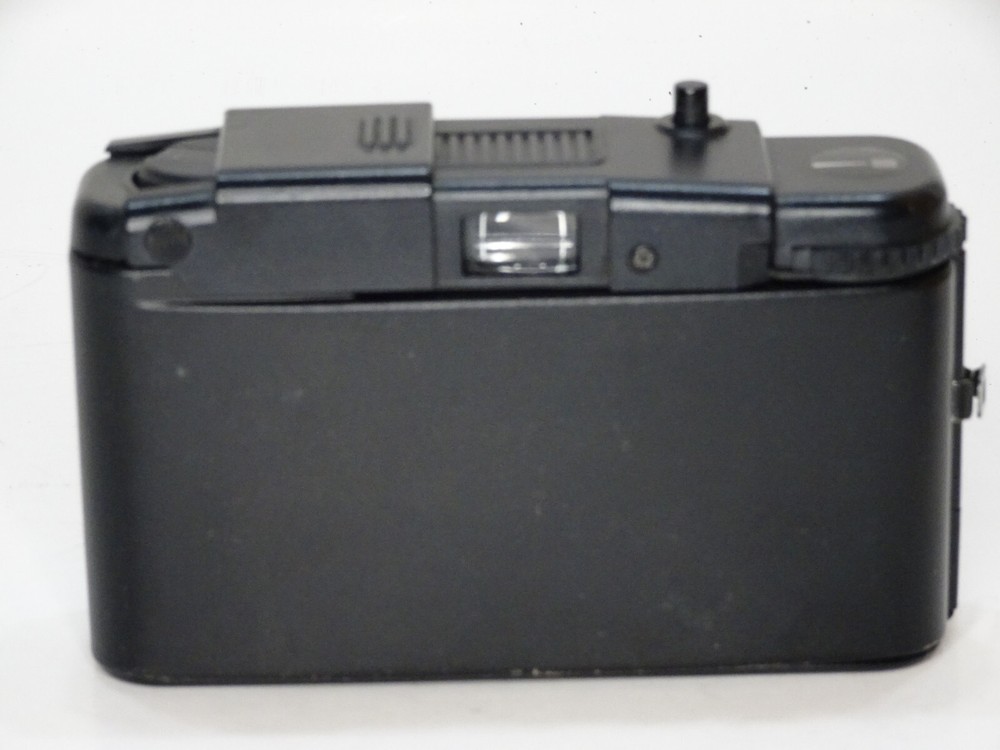 OLYMPUS XA1 RANGEFINDER POINT & SHOOT CAMERA *