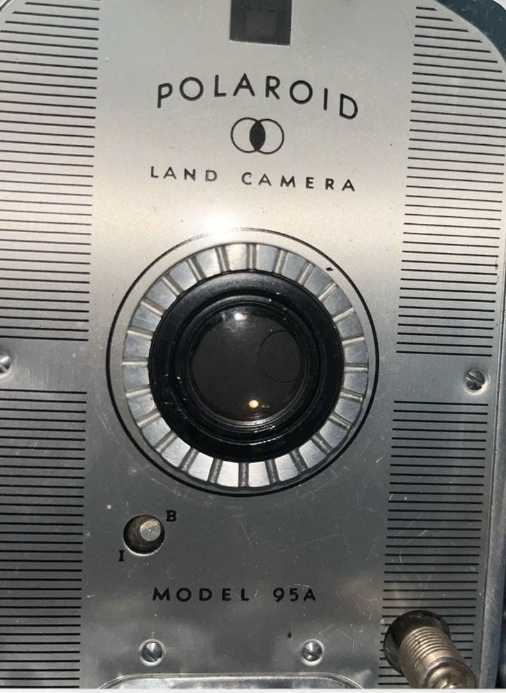 Polaroid Land Camera Model 95A w/ Flash – Beautiful Display Piece – Untested