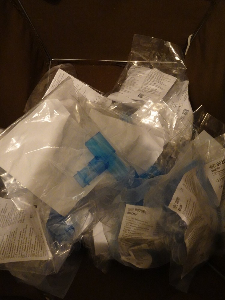 1 Piece AirLife Tee Adapter with Valve