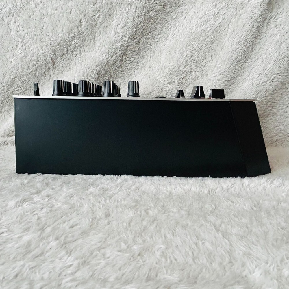 Behringer Pro Mixer VMX 200 used and working