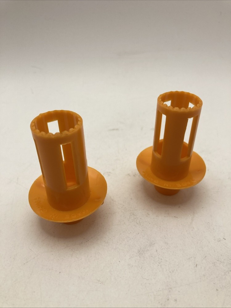 Two (2) Worlds Smallest Juice Extractor Plastic Kitchen Tool Orange Gadget