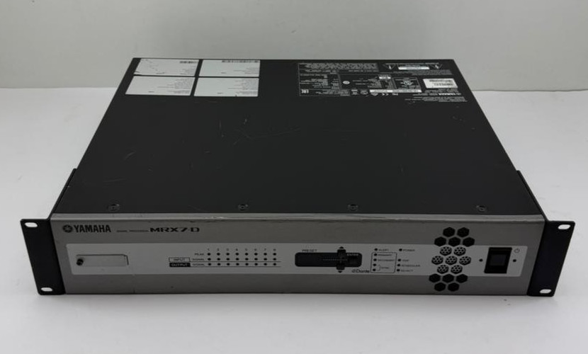YAMAHA MRX7-D SIGNAL PROCESSOR *POWERS ON-WORKING*
