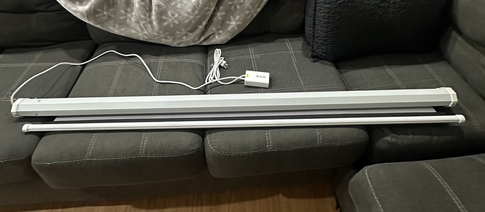 72” Zero Edge Z-100 3D Ready Projector Screen Diamond Cut I-Motorized