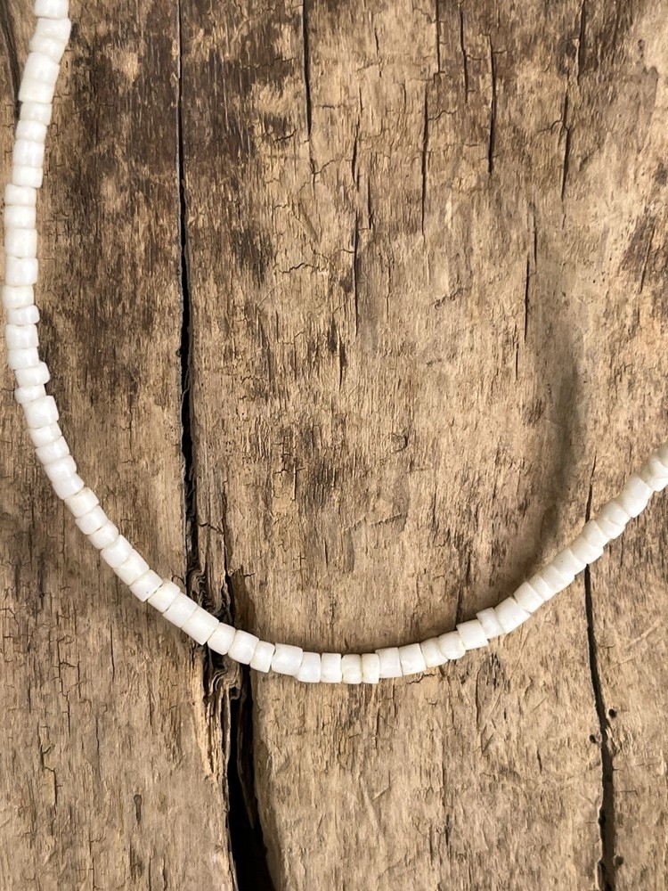 VINTAGE 16” 2.7 MM SHELL NECKLACE
