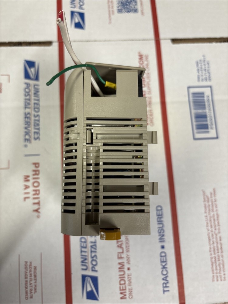 OMRON CQM1-PA203 POWER SUPPLY UNIT