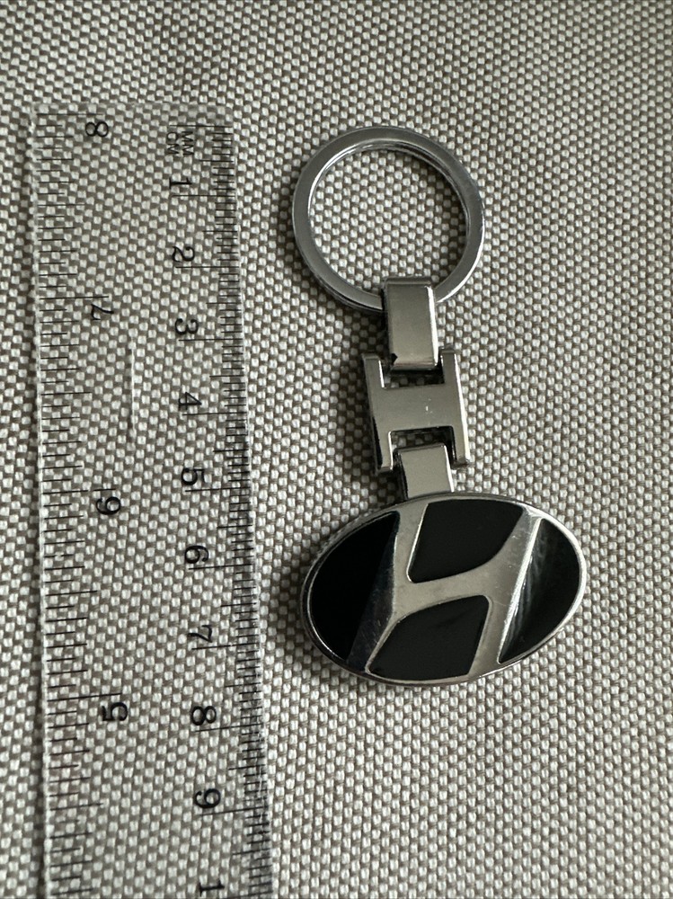 Hyundai ** ( Logo ) ** Keychain ** METAL **