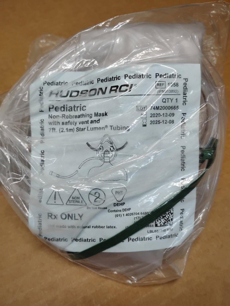 2 Face Masks Hudson and Mada Oxygen