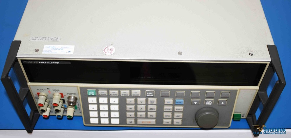 Fluke 5700A Multifunction Calibrator with 5700A-03 Wideband ACV