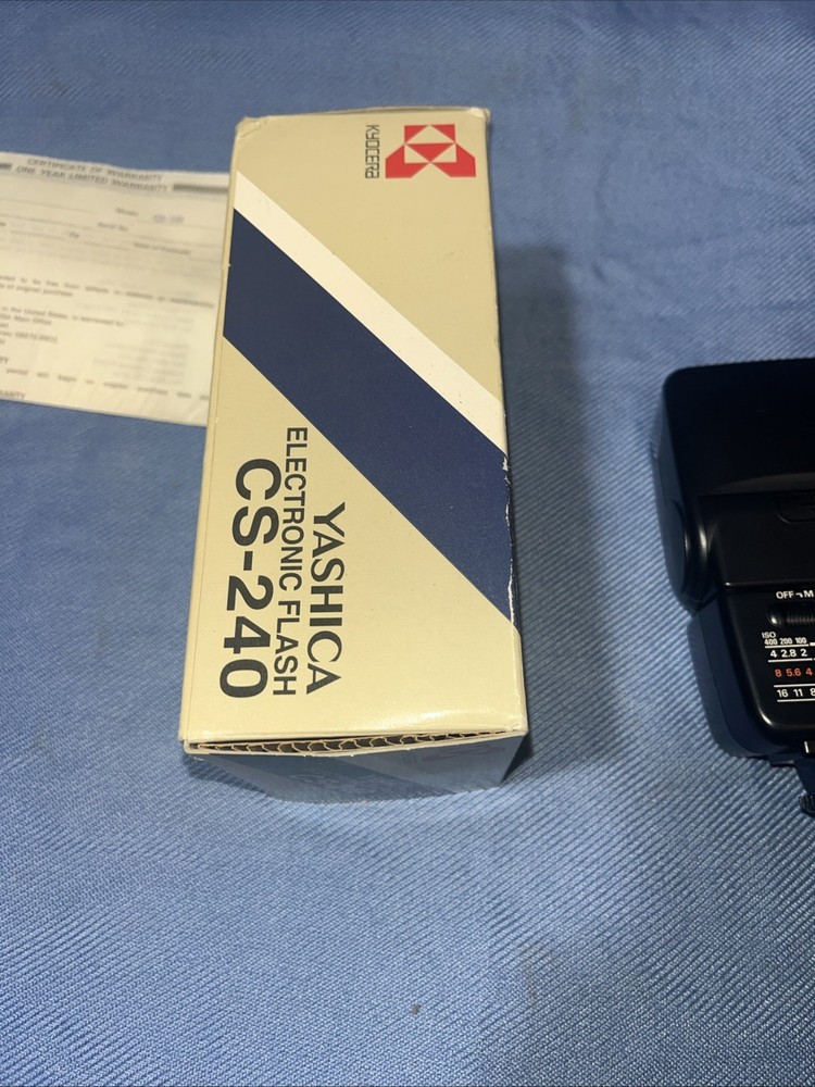 NWB YASHICA CS-240 Auto Electronic Flash. Flash Functions