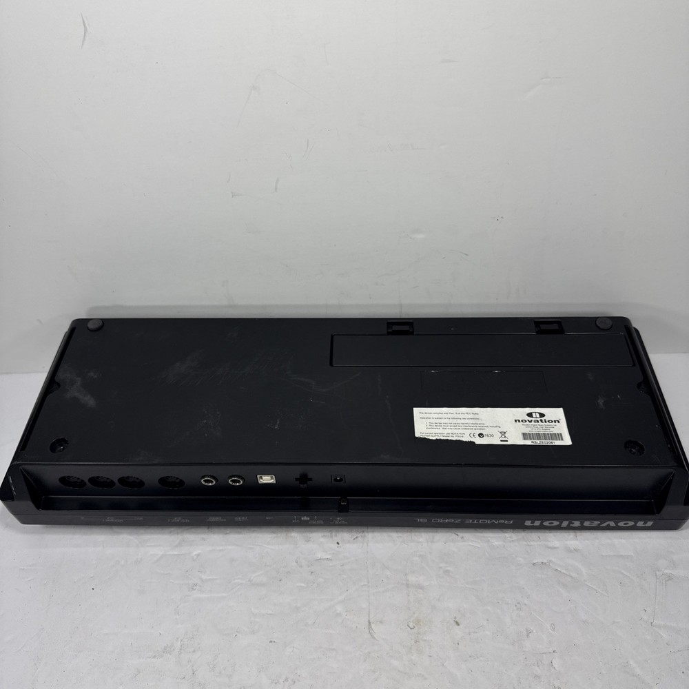 Novation Remote Zero SL Midi Controller ⚠️UNTESTED CRACKED SCREEN⚠️