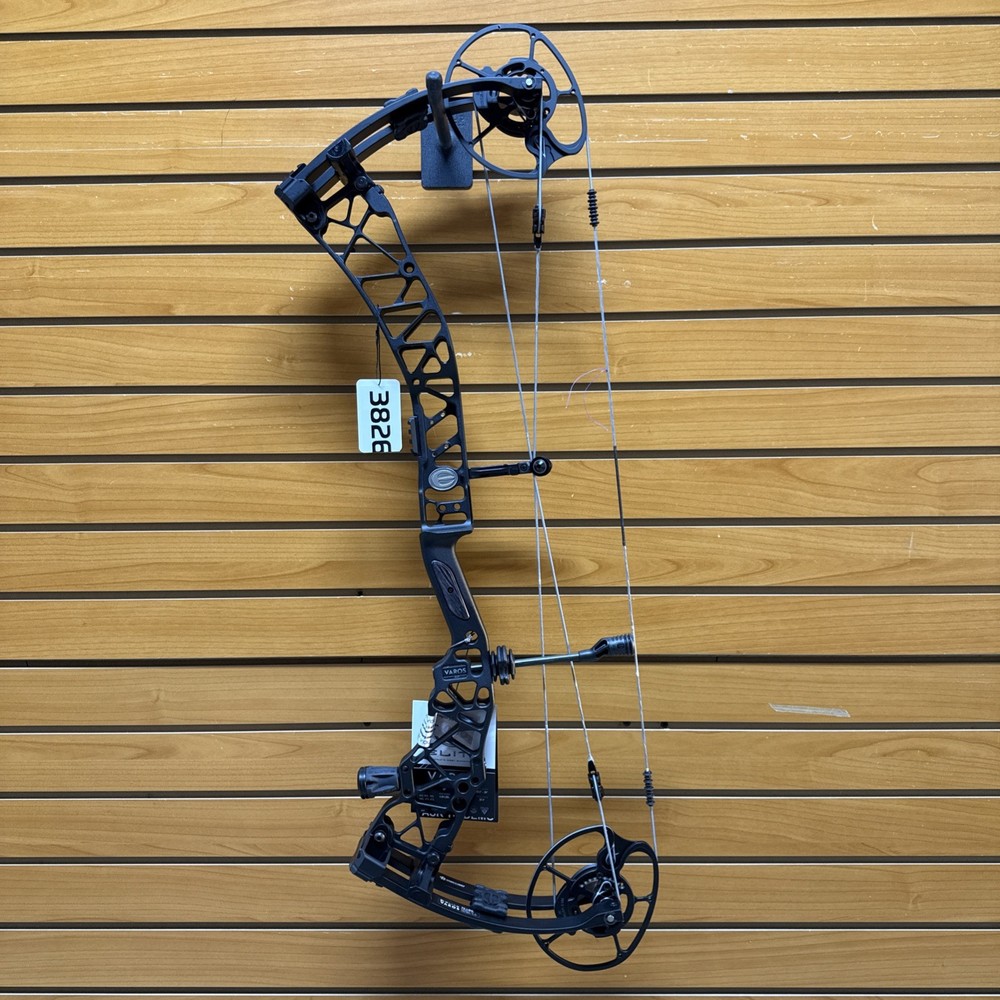 Item 3826 - Elite Archery Compound Bow - Varos - RH - Black - #70