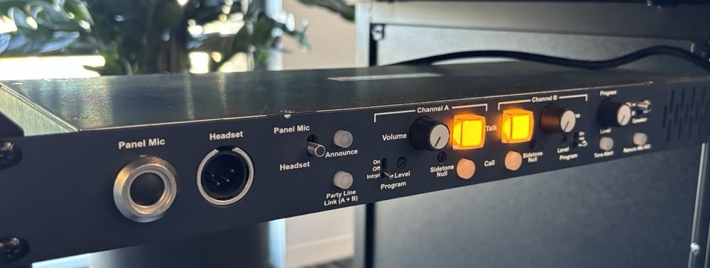 Clear-com MS-702 with 8 RS-701 belt packs