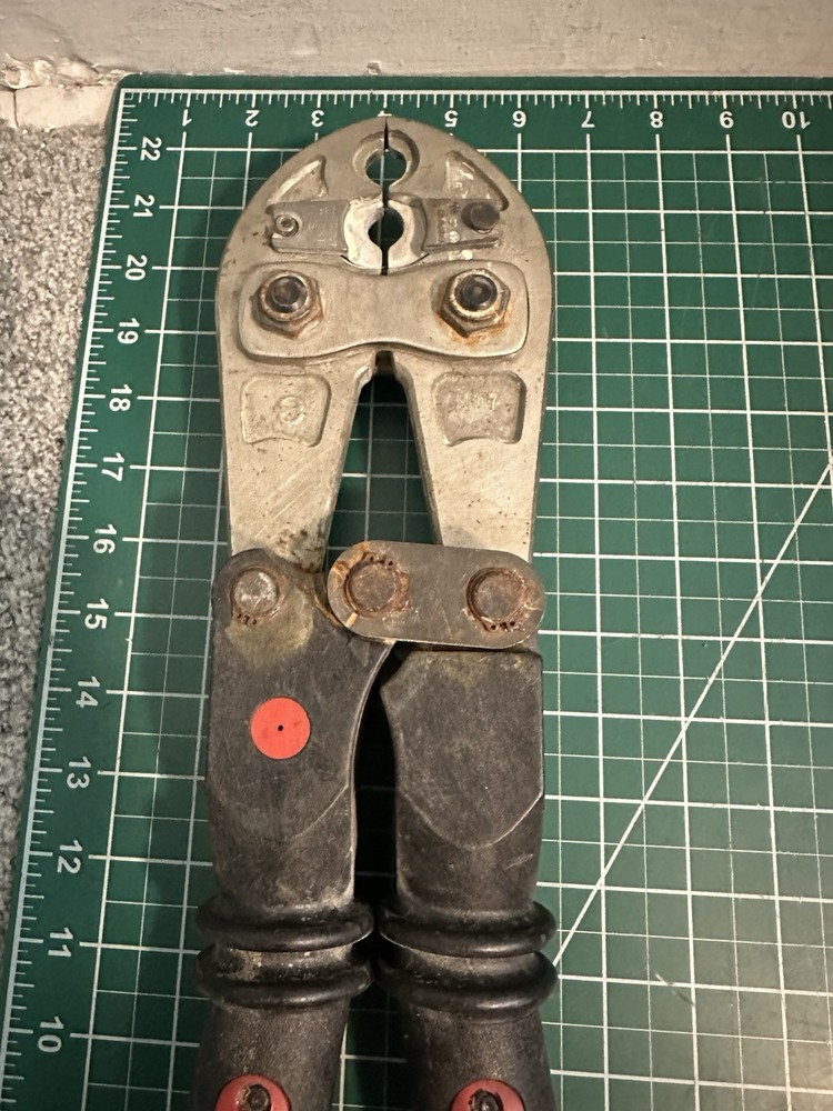 BURNDY MD7 Posi-Press Hytool crimper