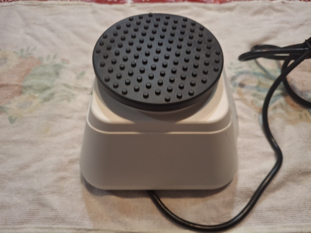 Cekegon CE-MX28 vortex mixer.