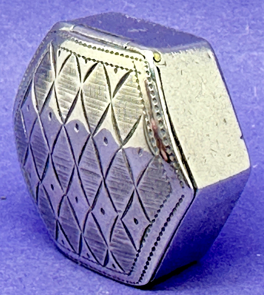GEORGIAN SOLID SILVER HEXAGONAL HINGED LID PILL BOX BY JOHN TURNER B'HAM 1802