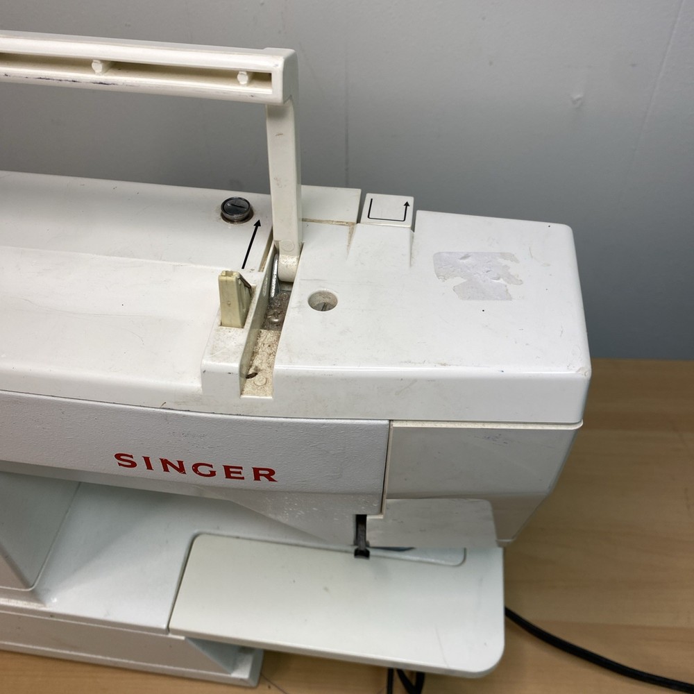 Singer 4562 Sewing Machine Multiple Stitching Patterns Tested Works Well