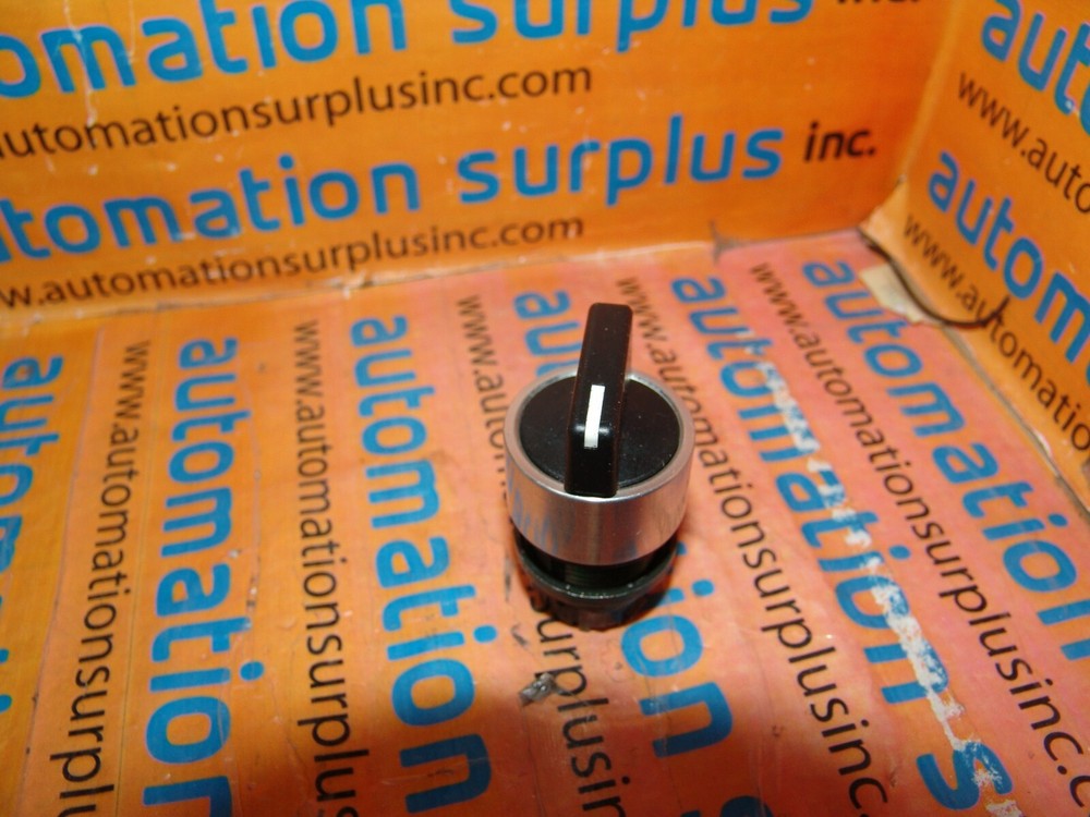 800EM-SB32 3-POSITION MAINTAINED SELECTOR SWITCH NEW! QUANTITY!