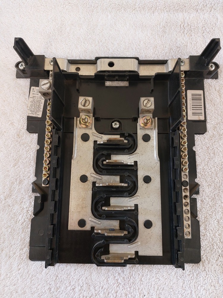 SQUARE D 100 AMP 6-SPACE BUSS BAR