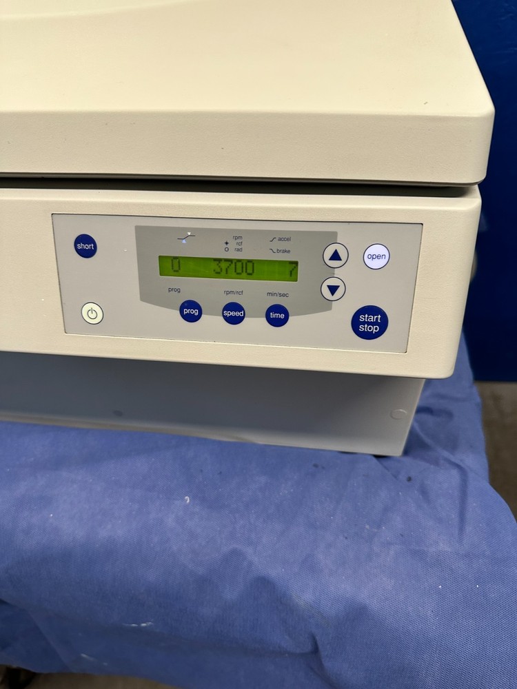 Eppendorf 5810 Centrifuge EXCELLENT CONDITION