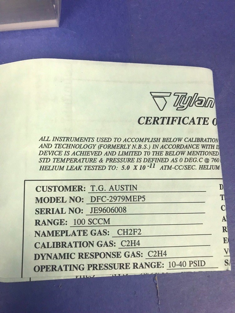 Tylan 2979 MFC Mass Flow Controller CH2F2, 100 SCCM, Block Mount, Refrb