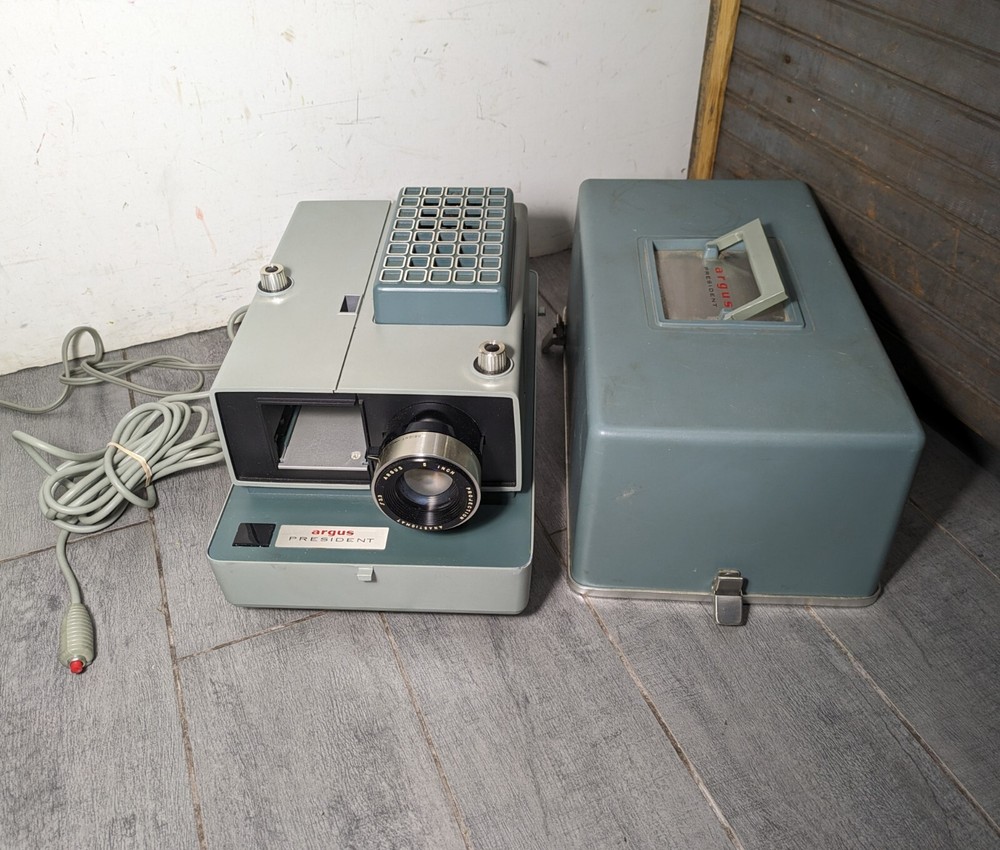 Vintage Argus President (526) Slide Projector (needs bulb)