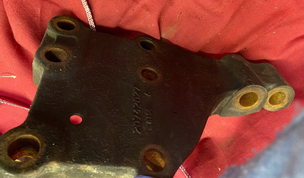 CUMMINS ISX REAR ENGINE MOUNT OEM, 20742027