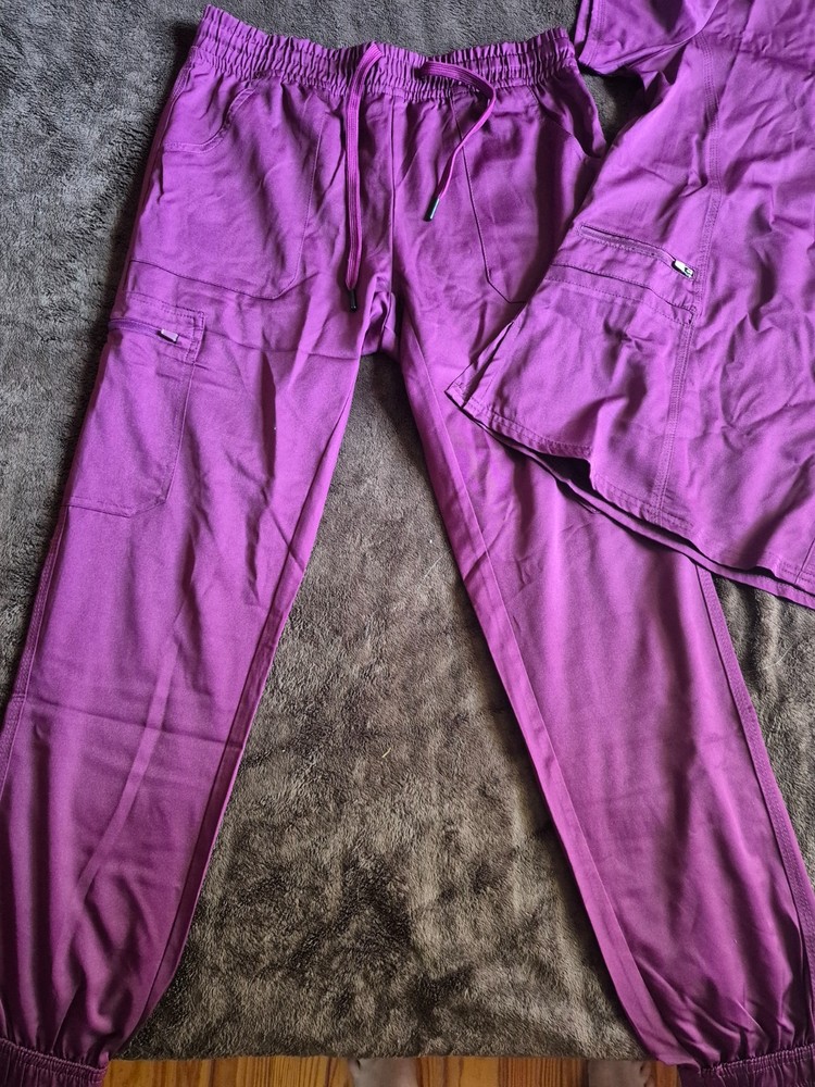 scrub sets women size small