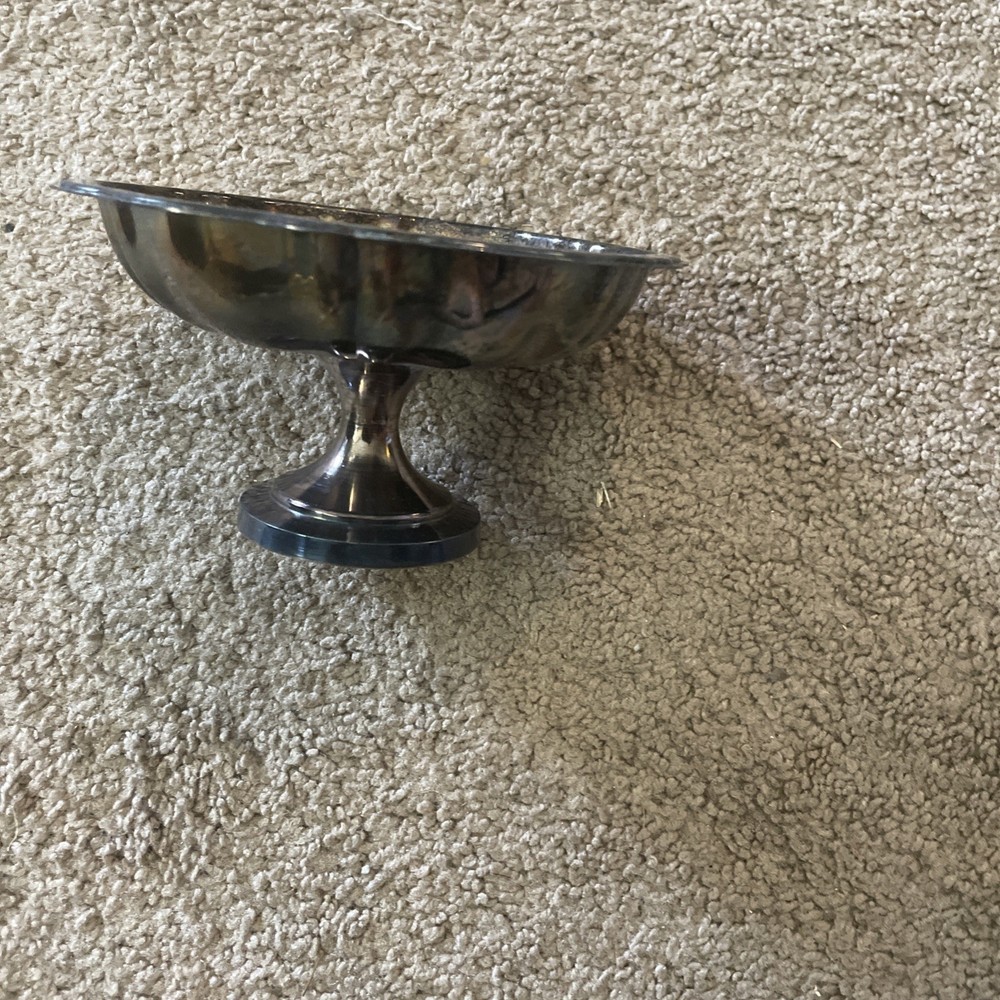ONEIDA Round Silverplate Compote Candy Nut Dish Bowl Scalloped