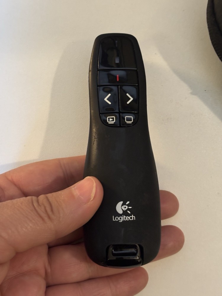 Logitech R400 Wireless Presenter with A Laser Pointer. Tested and Working