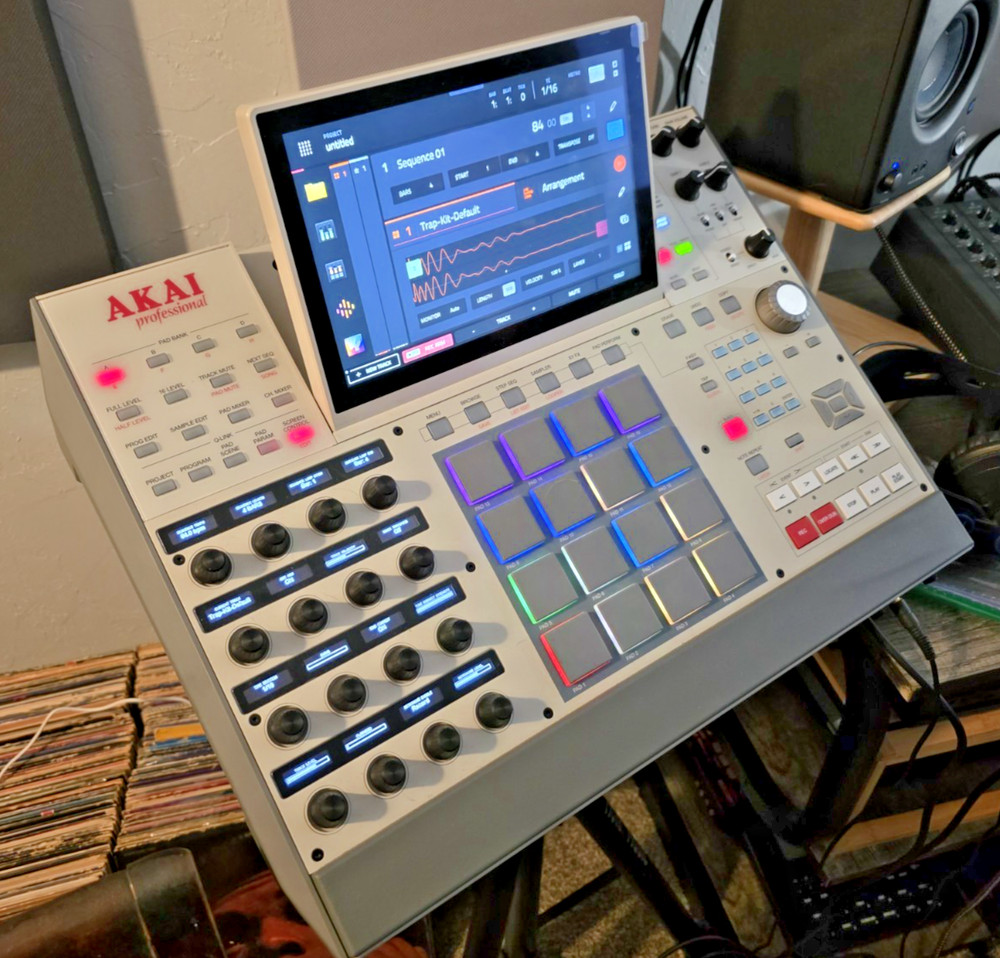 Akai Professional MPC x SE Standalone Sampler Sequencer. Mint Condition.