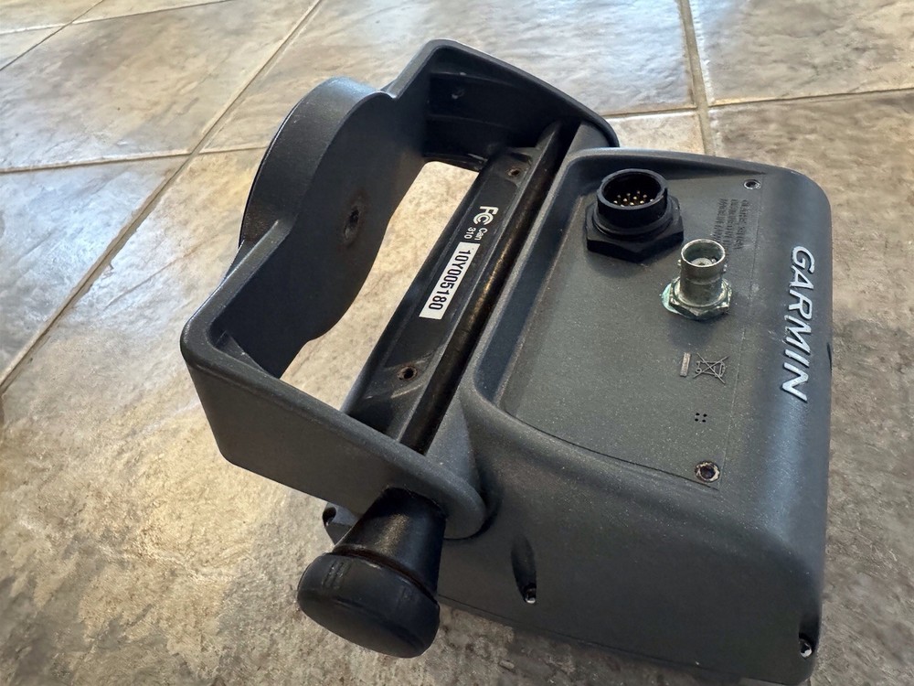 Garmin GPSmap 440S Chart Plotter w/Power Cable, Transducer, Mount, Works Great