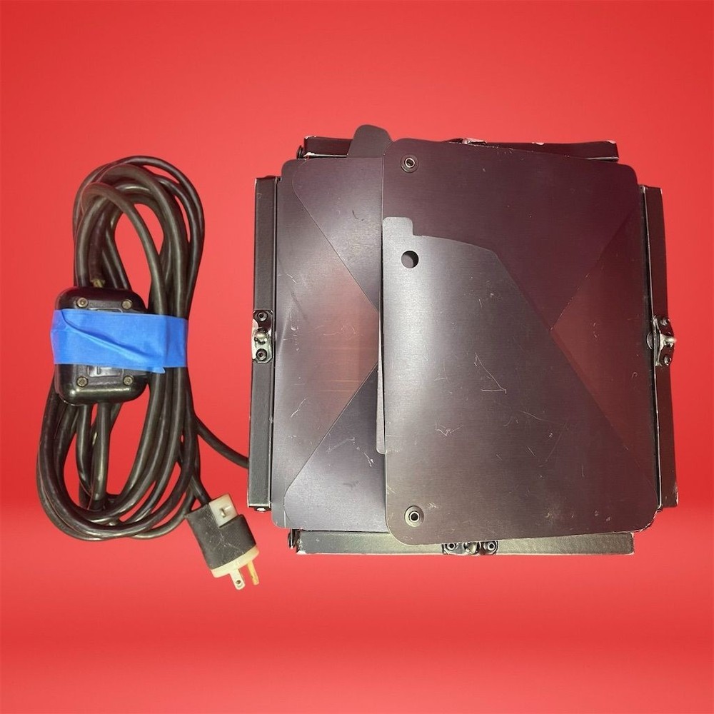 Lowel DP 1000W Continuous Light with Barn Doors and Bulb