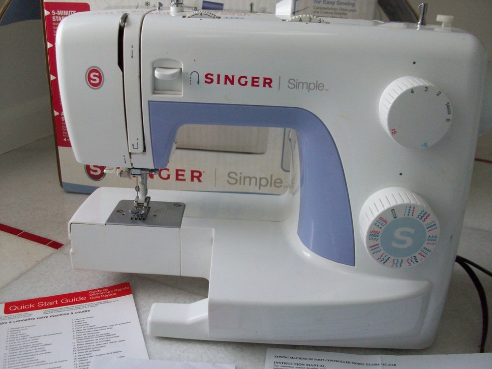 SINGER Simple 3232 Sewing Machine with Automatic Needle Threader