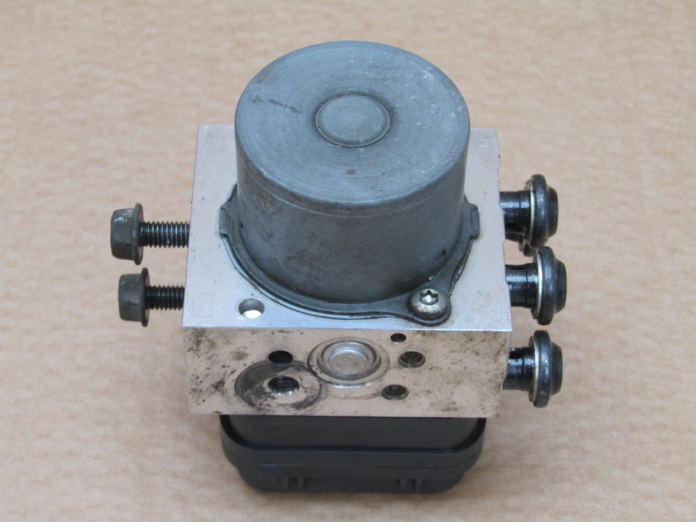 Yamaha YZF R7 2022 ABS pump (15001)