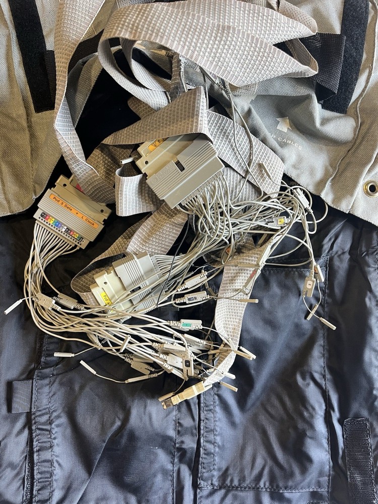 HP Hewlett Packard 1662C Logic Analyzer - 68-Channel 500MHz - Powers On