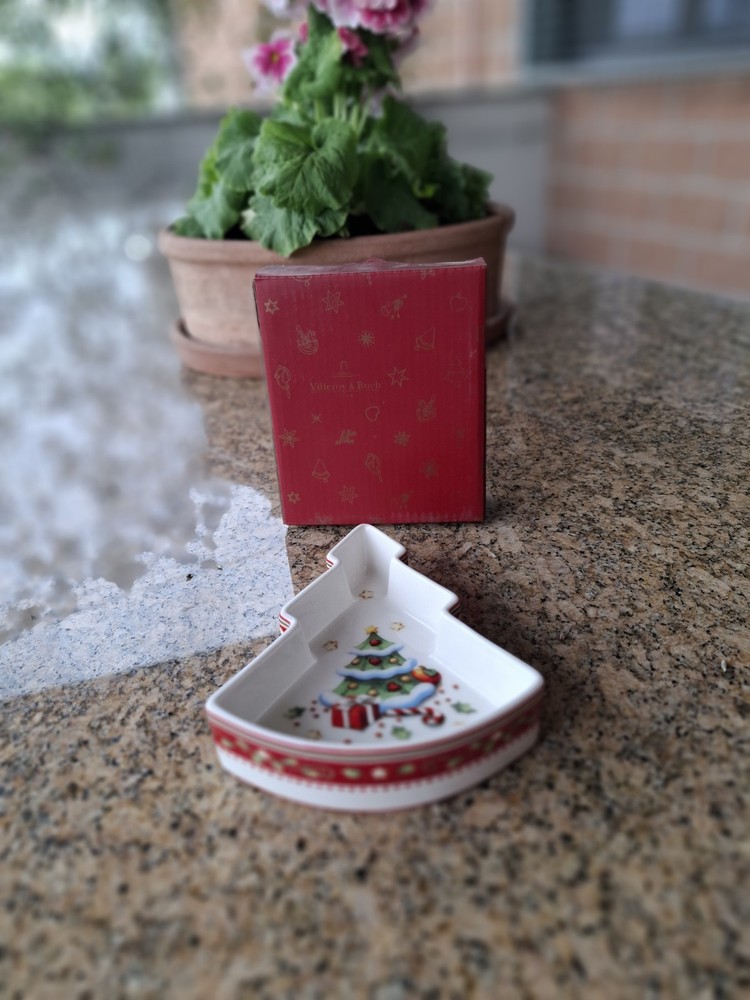 Winter Bakery Decoration Bowl. Villeroy Boch.
