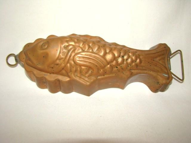 Vintage Primitive 9" Embossed COPPER Tin Lined FISH MOLD