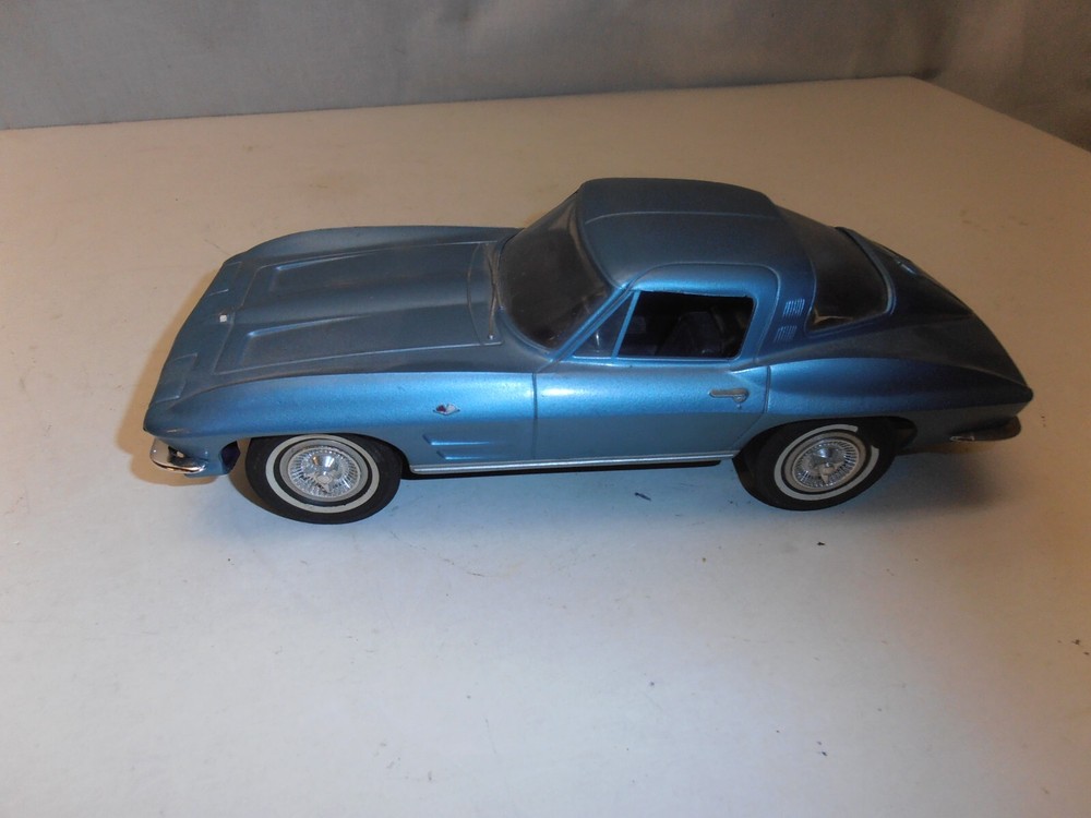 Cox 049 Corvette