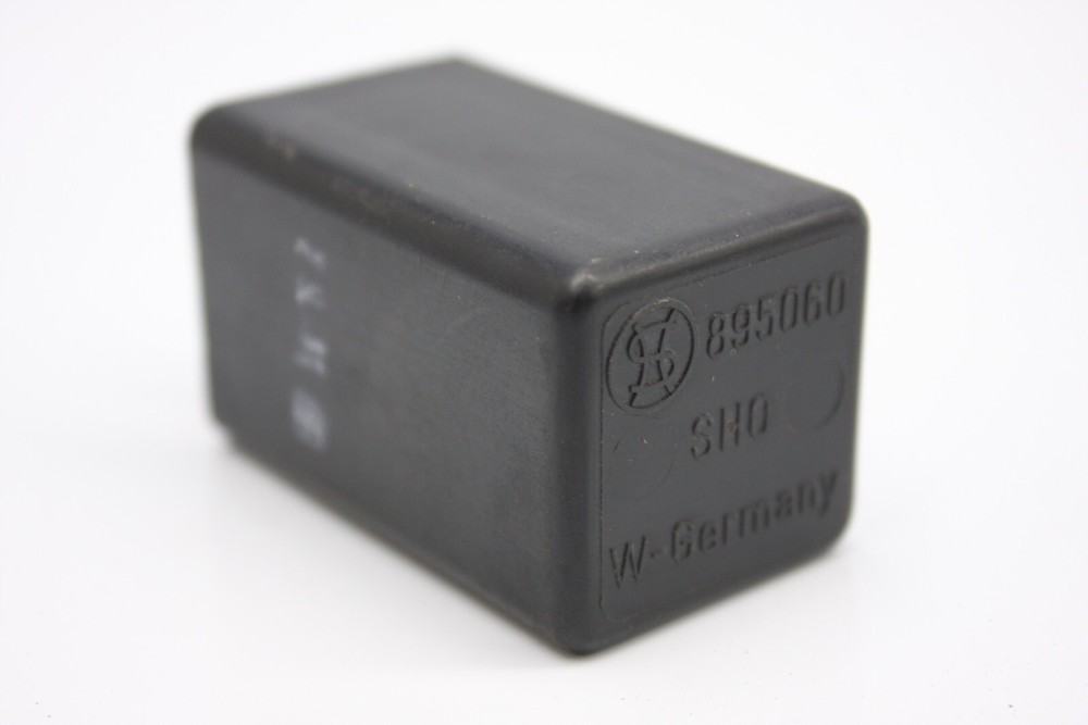 Porsche 911 964 (1989-1994) OEM Intensive Windshield Washer Relay