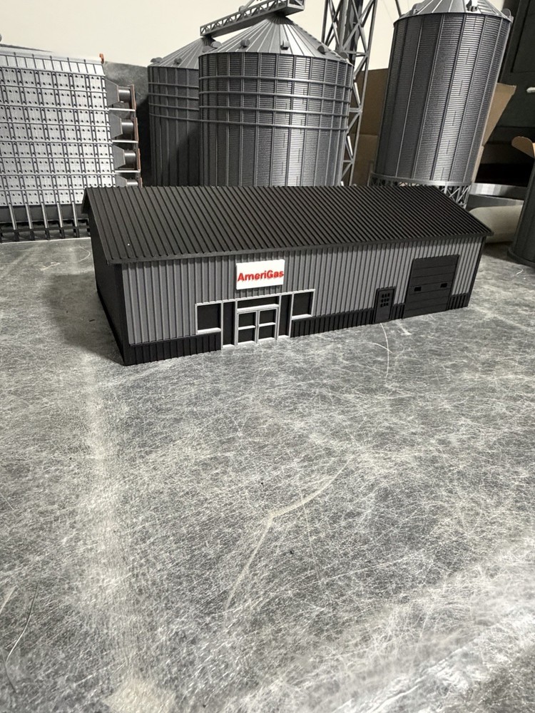 1/64 Building
