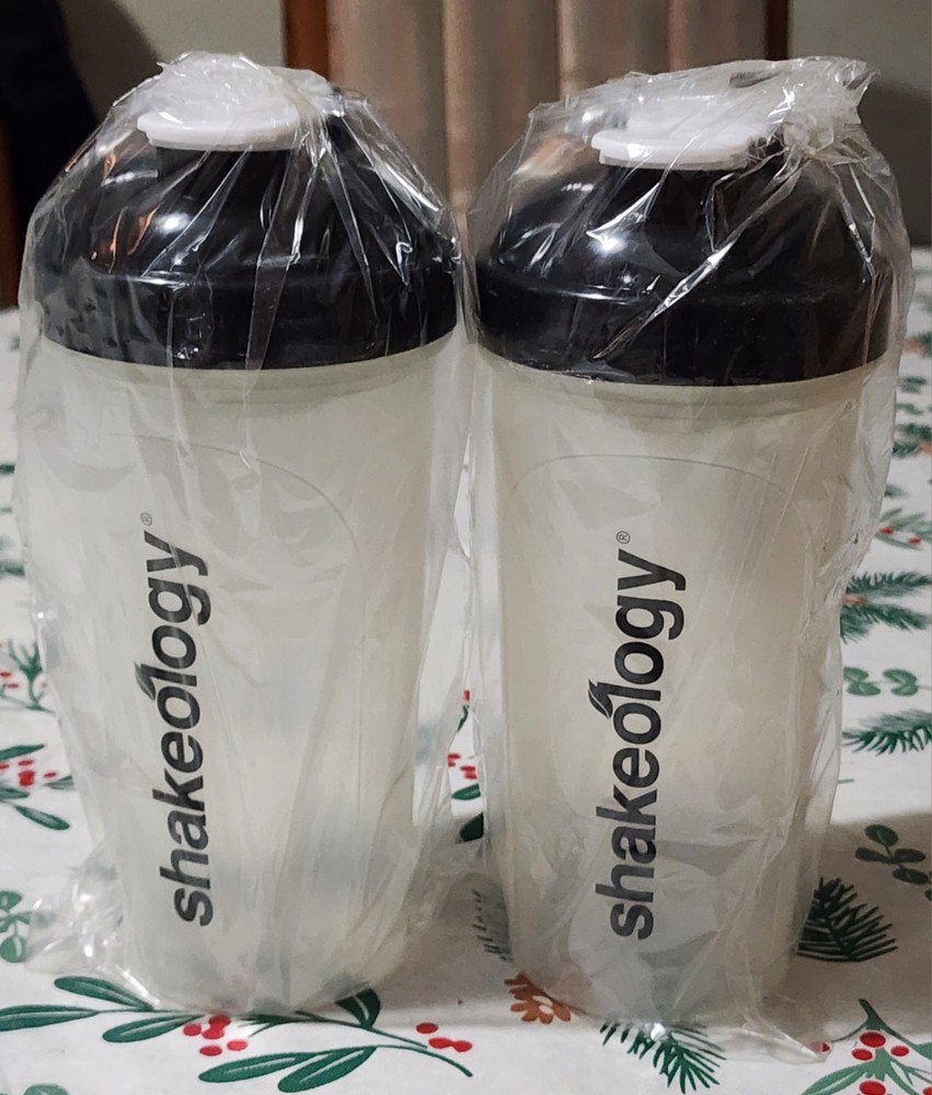 2 Beachbody Shaker Cups