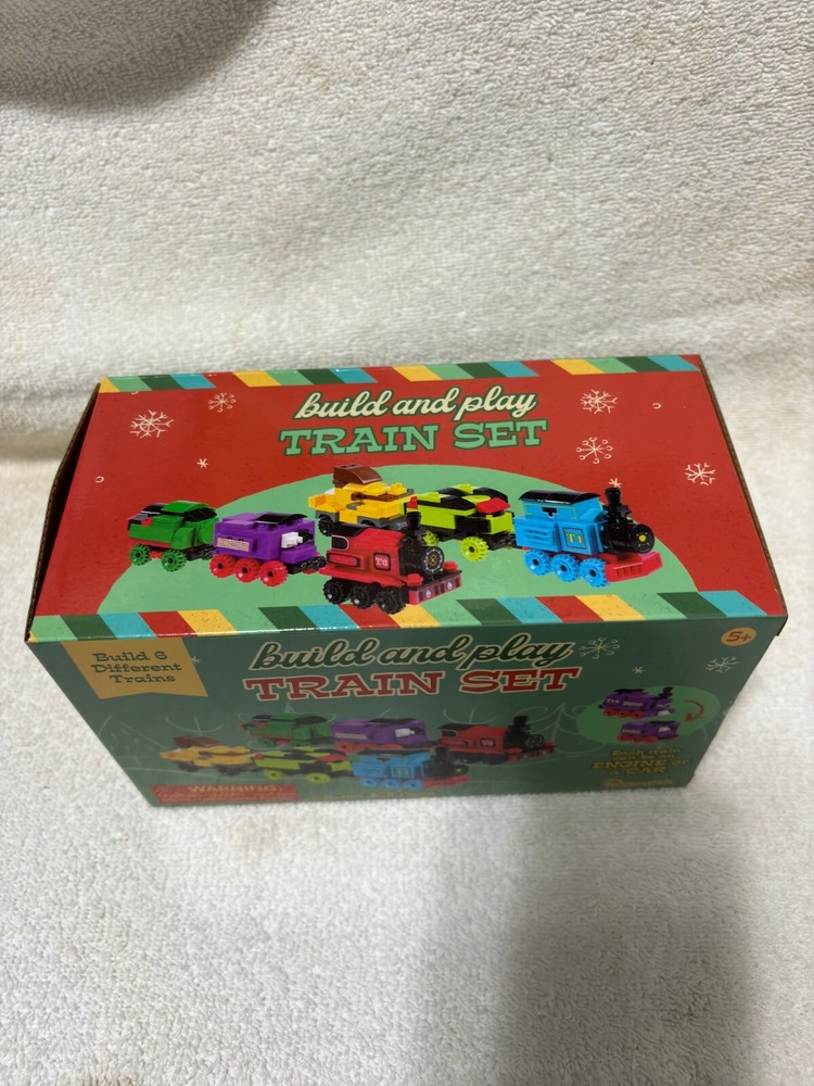 BUILD AND PLAY TRAIN SET NEW