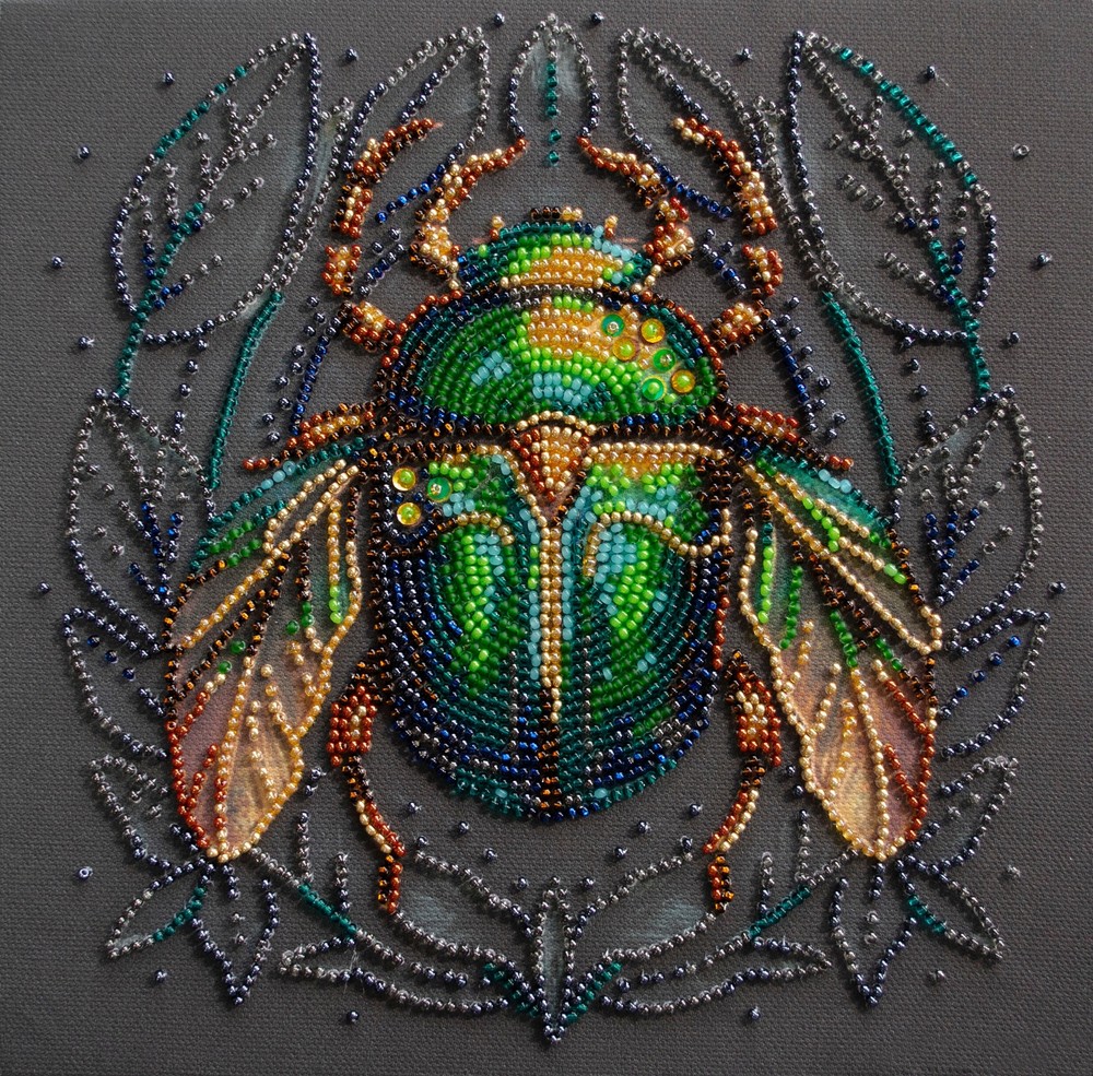 Abris Art Mid-sized bead embroidery kit - Emerald beetle AMB-105