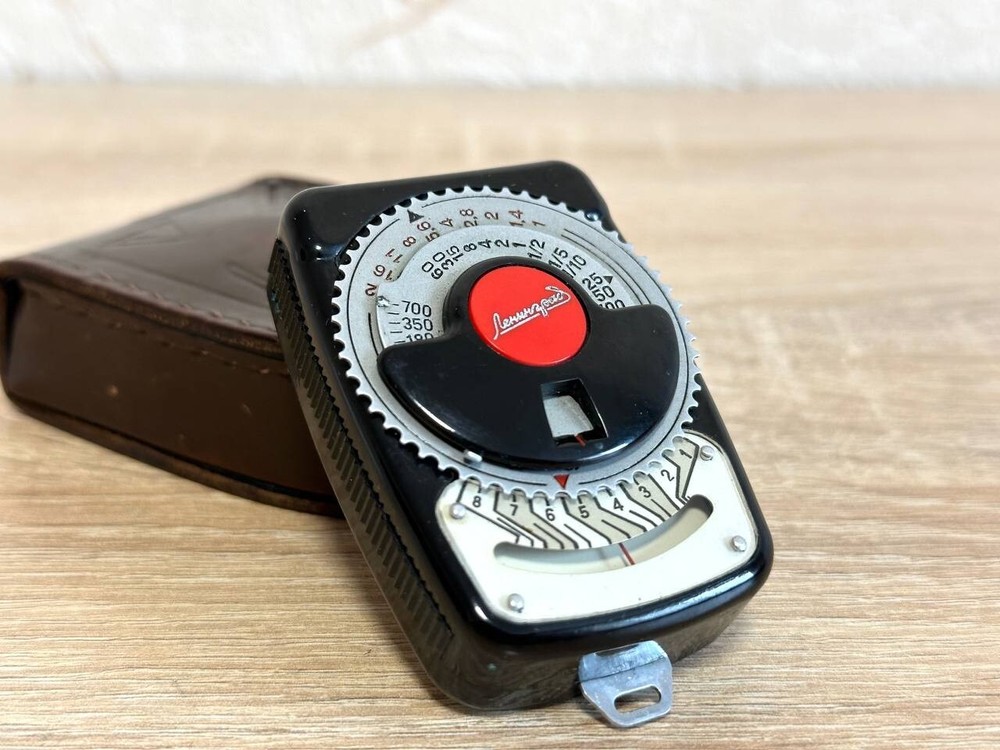 Leningrad Vintage Exposure Light Meter ussr Soviet Worker