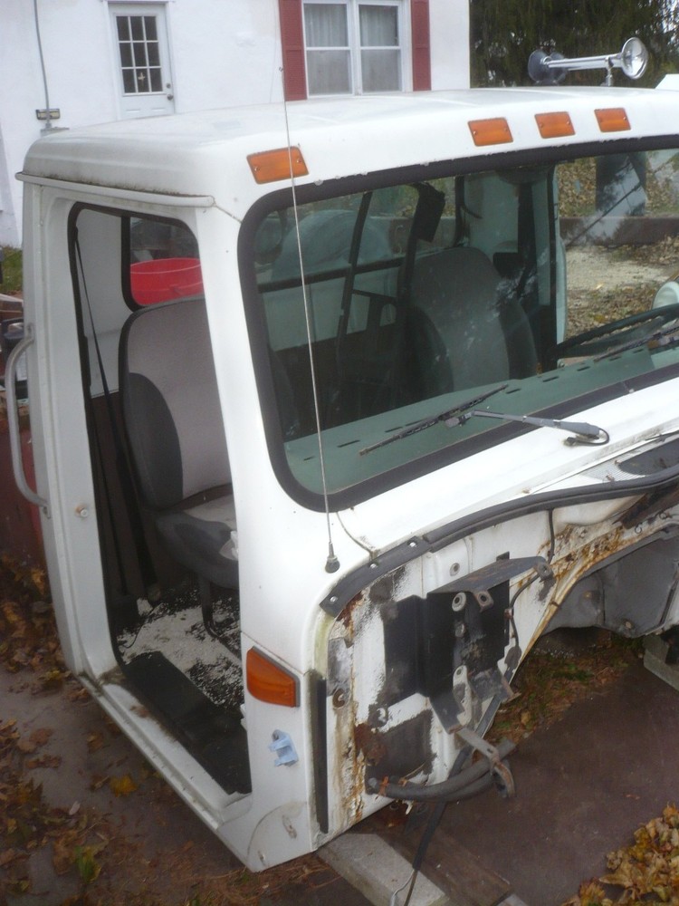 1998 International 4700 cab