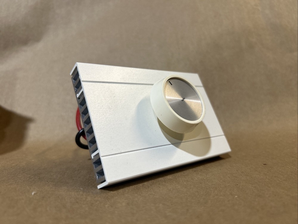 Hunt Electrics AS-6/3P Electric Dimmer