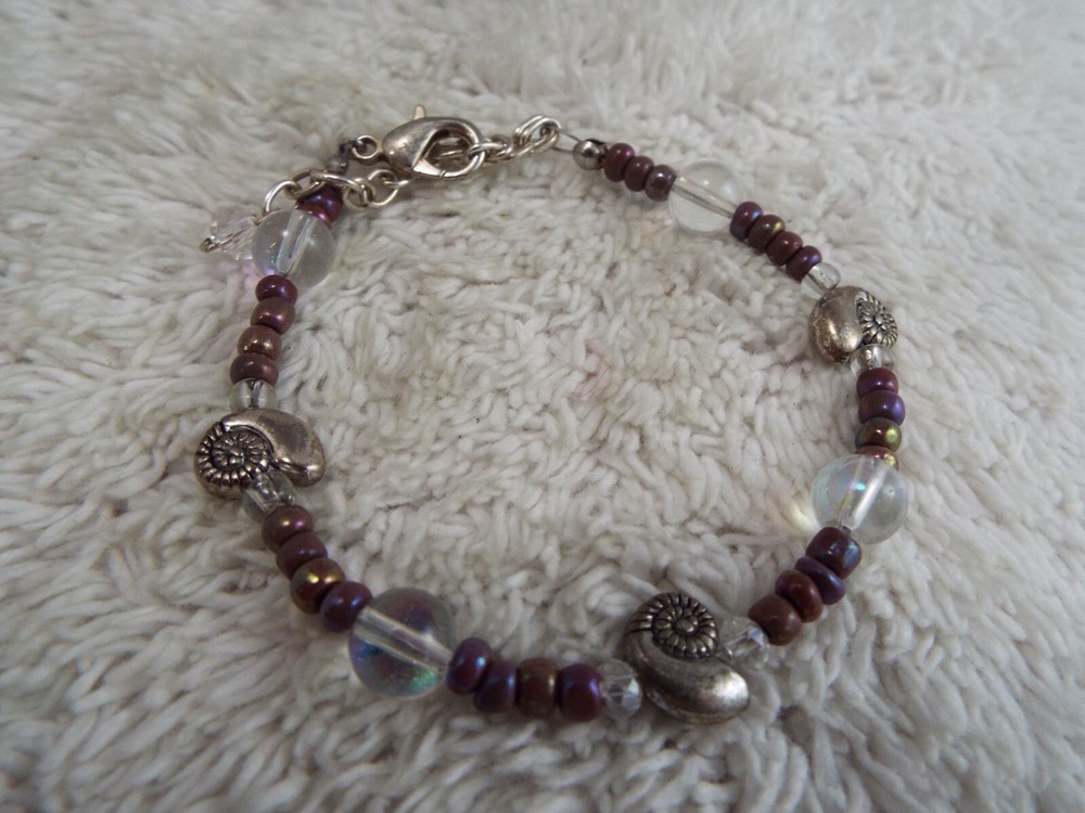 Silvertone Purple Glass Bead Bracelet (C14)