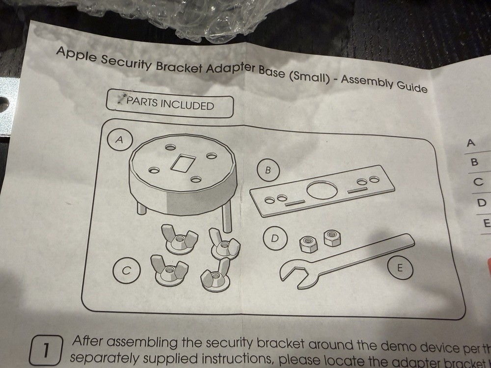 OnQ Apple iPhone iPad Security Bracket Adaptor 16425-KIT-ADP01