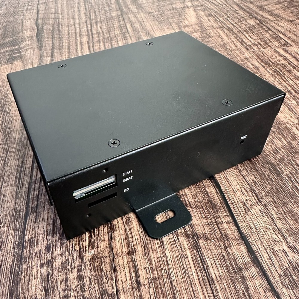 Advantech SmartFlex Industrial Cellular Router BB-BL30510030